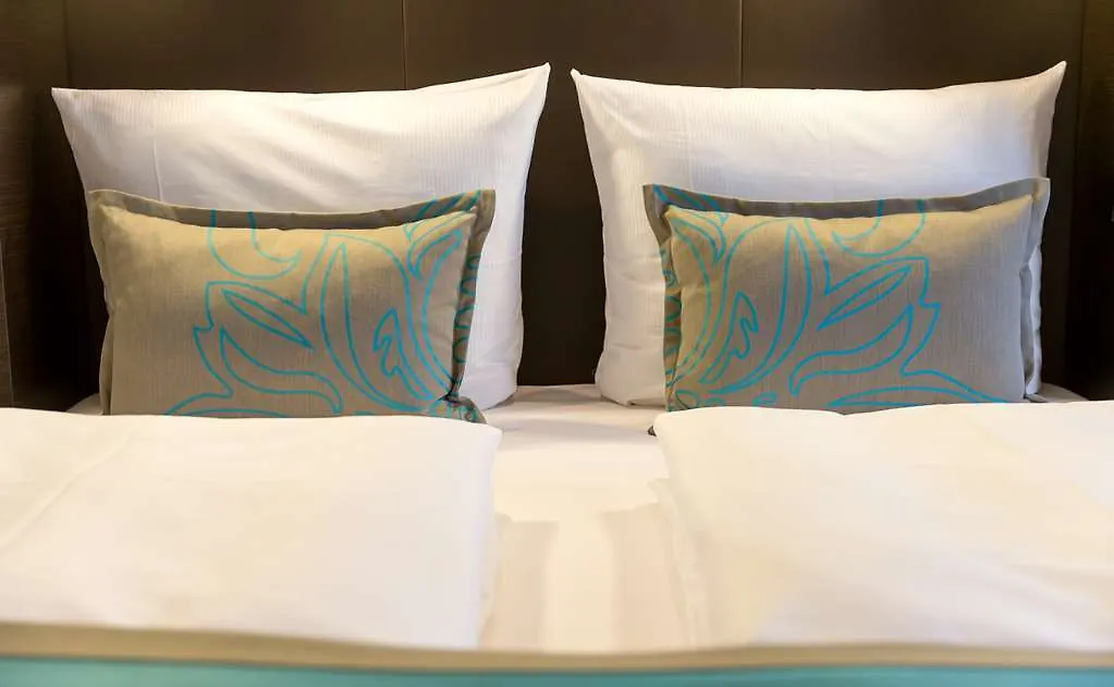 Motel One Edinburgh-Princes 3*, EDI Velká Británie